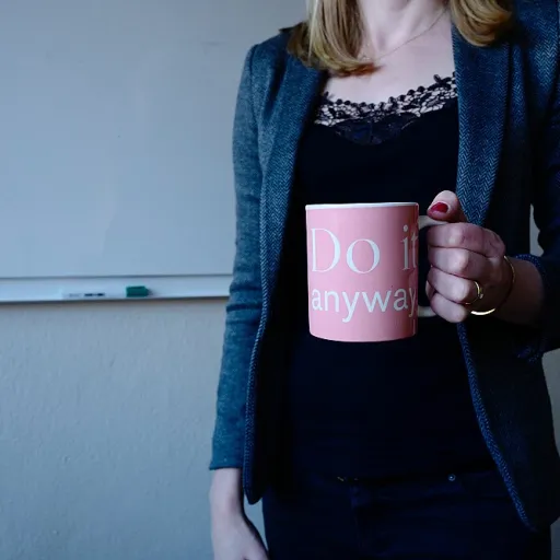 Smart ways coolers and fans support portable air conditioners